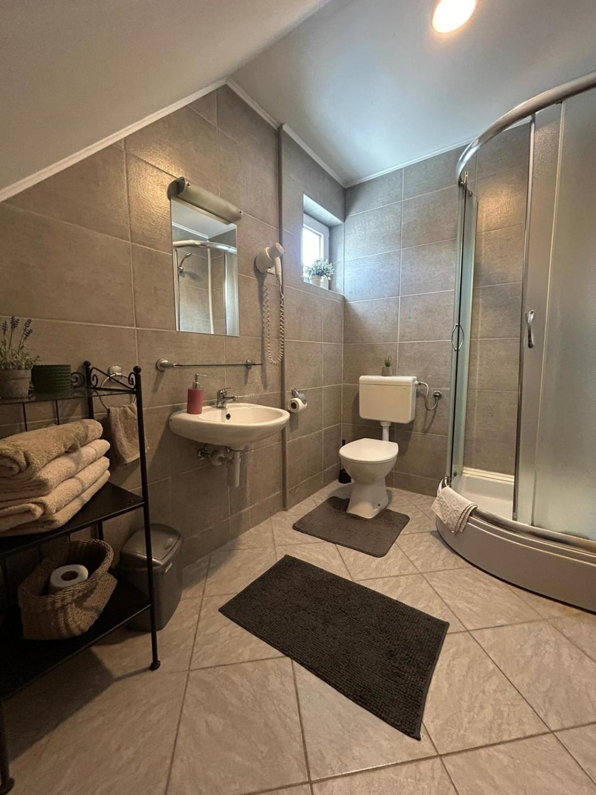 Apartment Mila Plitvička Jezera Exteriör bild